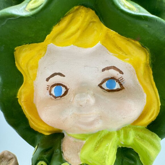 Vtg 1970s Ceramic Girl Bonnet Figurine Hand Painted Polka Dot Dress Flower Bag - Picture 2 of 9